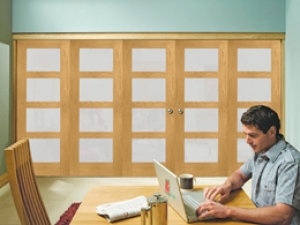 Freefold Shaker (obscure glass) Oak Internal Folding Sliding Doors